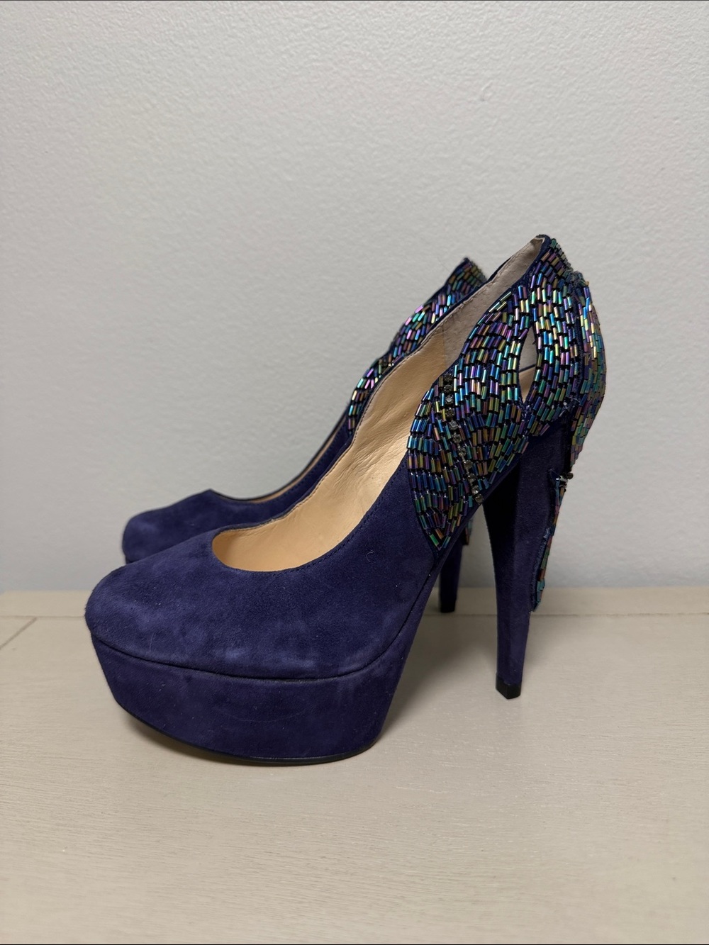 Enzo Angiolini Eabaladeva Suede Iridescent Beaded Platform High Heels Size 5 NWT